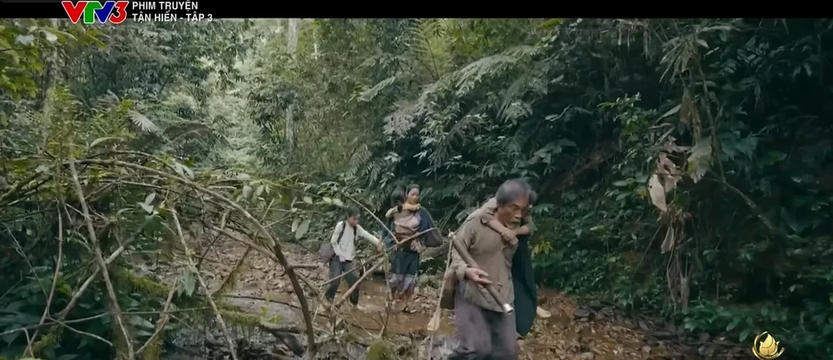 Tận hiến - Tập 3: Hành trình sinh tử của gia đình Nguyễn Thành Tận hiến - Tập 3: Hành trình sinh tử của gia đình Nguyễn Thành
