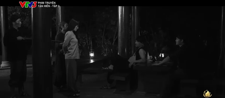 Tận hiến - Tập 3: Hành trình sinh tử của gia đình Nguyễn Thành Tận hiến - Tập 3: Hành trình sinh tử của gia đình Nguyễn Thành
