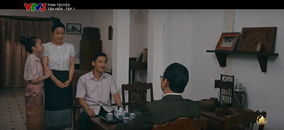 Tận hiến tập 7-8: Đối thủ xứng tầm và những "viên đạn bọc đường" làm rối loạn cục diện tình báo Tận hiến tập 7-8: Đối thủ xứng tầm và những "viên đạn bọc đường" làm rối loạn cục diện tình báo