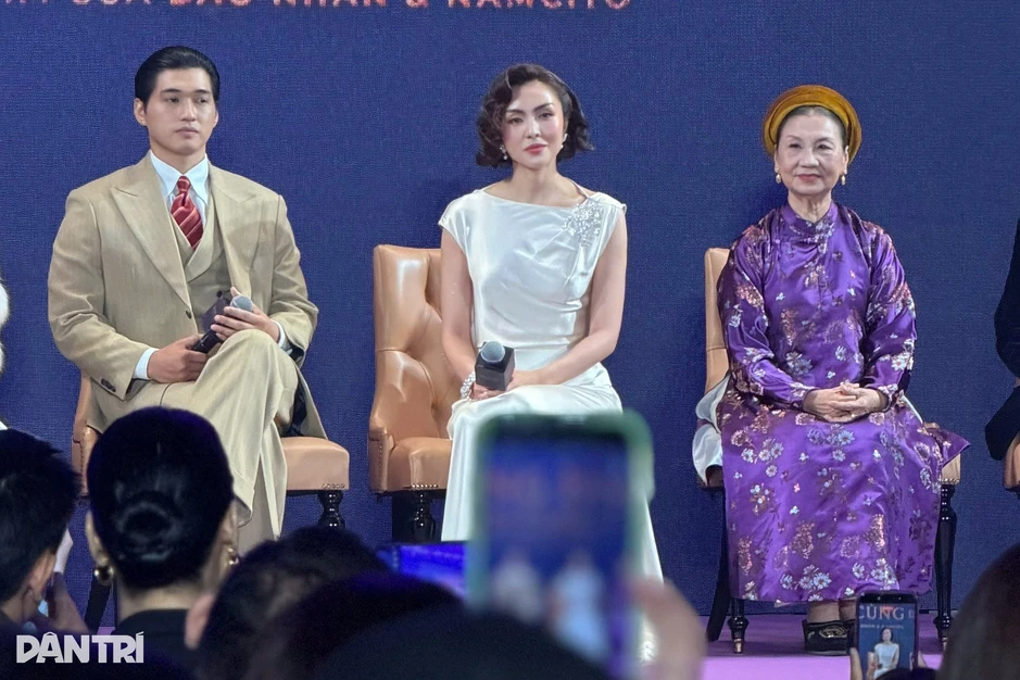 Tăng Thanh Hà tái xuất sau 13 năm, nói về màn kết hợp nam chính kém 11 tuổi Tăng Thanh Hà tái xuất sau 13 năm, nói về màn kết hợp nam chính kém 11 tuổi