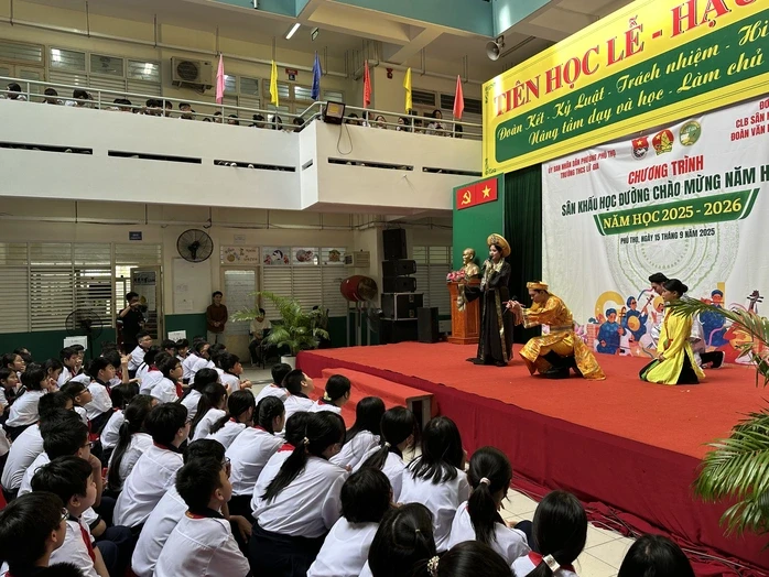 Tạo cơ chế thuận lợi cho sân khấu truyền thống Tạo cơ chế thuận lợi cho sân khấu truyền thống