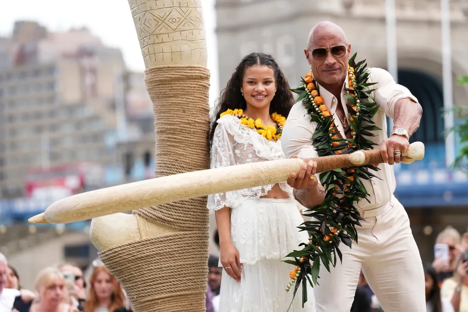 Tạo hình khác lạ của Dwayne Johnson trong 'Moana' gây chú ý Tạo hình khác lạ của Dwayne Johnson trong 'Moana' gây chú ý