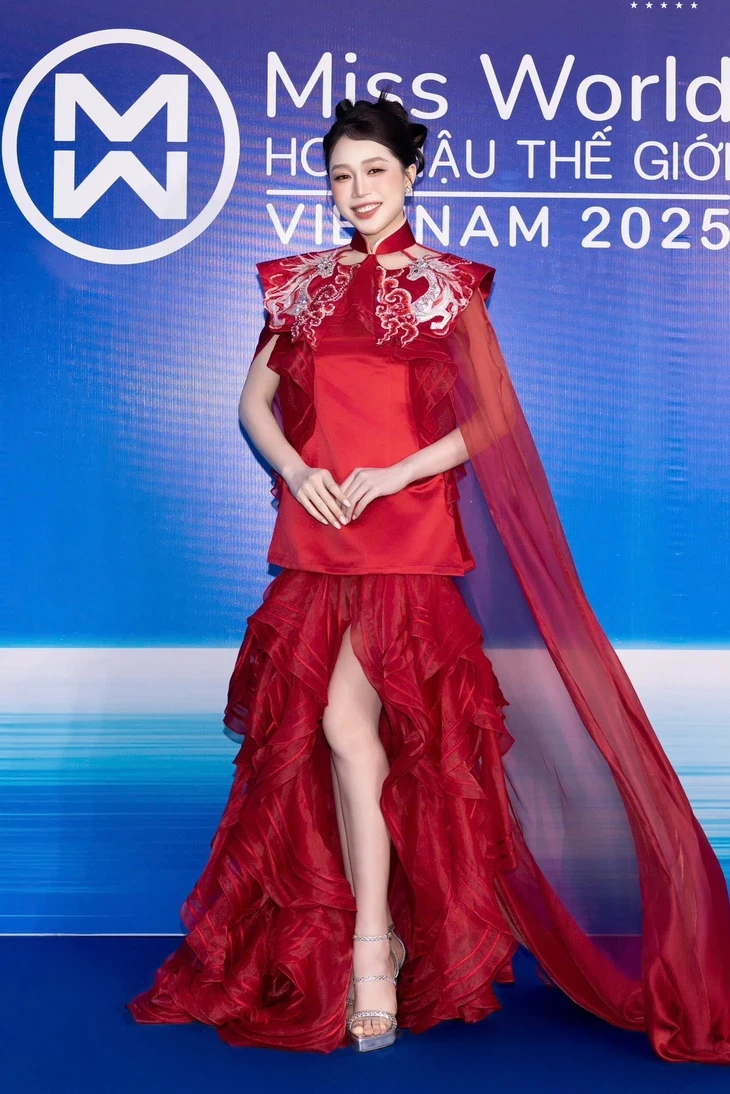 Thạc sĩ Lê Thu Trà thi Hoa hậu Liên lục địa 2026 Thạc sĩ Lê Thu Trà thi Hoa hậu Liên lục địa 2026