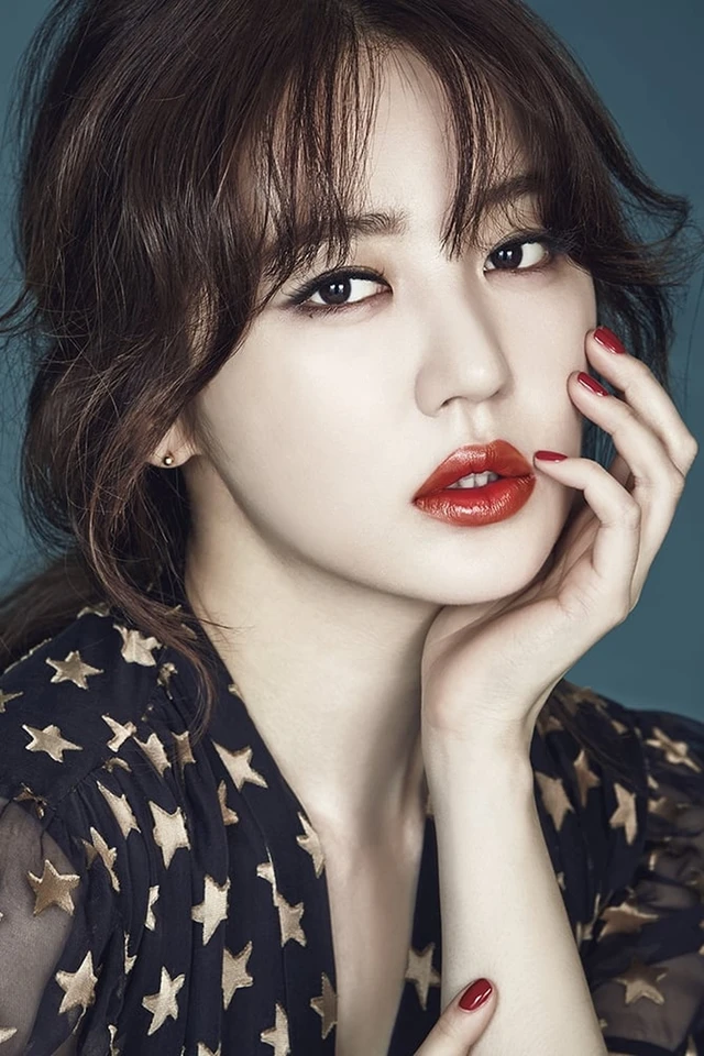 Thái tử phi Yoon Eun Hye hẹn hò "hồng hài nhi" kém 11 tuổi? Thái tử phi Yoon Eun Hye hẹn hò "hồng hài nhi" kém 11 tuổi?
