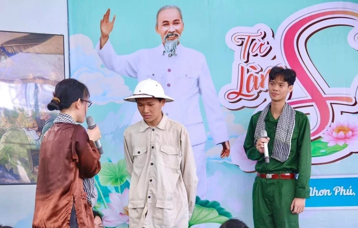 Tham quan, học tập tại Không gian văn hóa Hồ Chí Minh ở Đường sách Thành phố Thủ Đức Tham quan, học tập tại Không gian văn hóa Hồ Chí Minh ở Đường sách Thành phố Thủ Đức