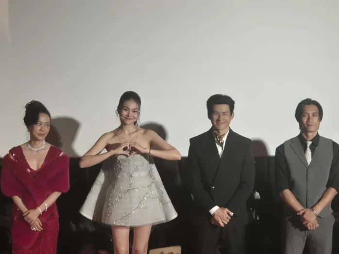 Thanh Hằng bật mí về "lần đầu" của Lương Thế Thành Thanh Hằng bật mí về "lần đầu" của Lương Thế Thành