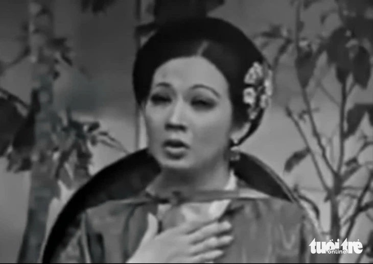 Thanh Hằng nhớ thuở múa trong vở Bên cầu dệt lụa, Tiếng trống Mê Linh cạnh cô Ba Thanh Nga Thanh Hằng nhớ thuở múa trong vở Bên cầu dệt lụa, Tiếng trống Mê Linh cạnh cô Ba Thanh Nga