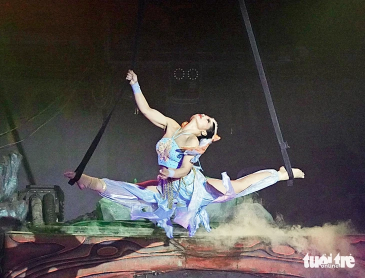 Thanh Hoa, cô gái vàng xiếc TP.HCM, tốt nghiệp đạo diễn với vở Thánh Gióng