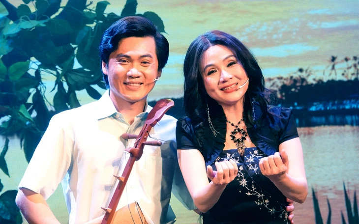 Thanh Ngân và hai cô đào hát Thanh Ngân và hai cô đào hát