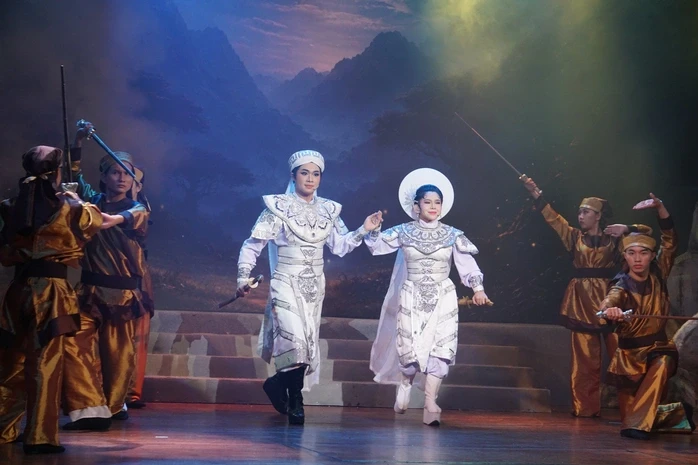 Thanh Thanh Tâm tạo được sự mãn nhãn với "Tự tình quê hương – cải lương tâm sử" Thanh Thanh Tâm tạo được sự mãn nhãn với "Tự tình quê hương – cải lương tâm sử"