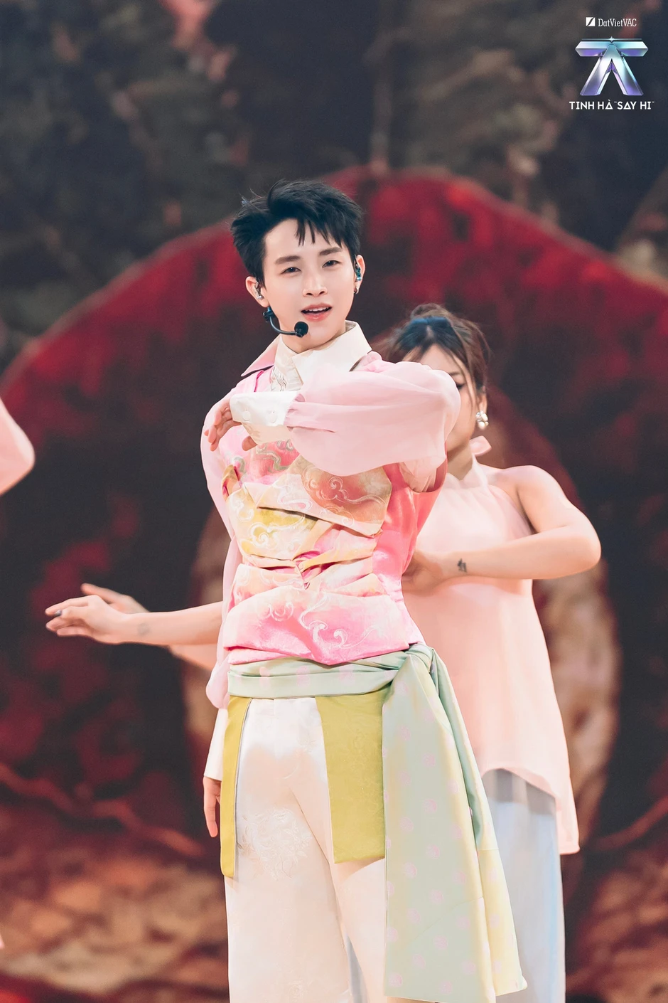 Thấy gì từ việc Tinh hà say hi đưa ca trù, Tấm Cám vào âm nhạc đương đại Thấy gì từ việc Tinh hà say hi đưa ca trù, Tấm Cám vào âm nhạc đương đại