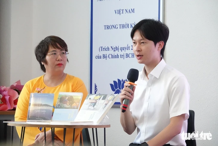 Thế giới xô lệch của nhà văn Bích Ngân sẽ xuất bản ở Trung Quốc năm 2027 Thế giới xô lệch của nhà văn Bích Ngân sẽ xuất bản ở Trung Quốc năm 2027