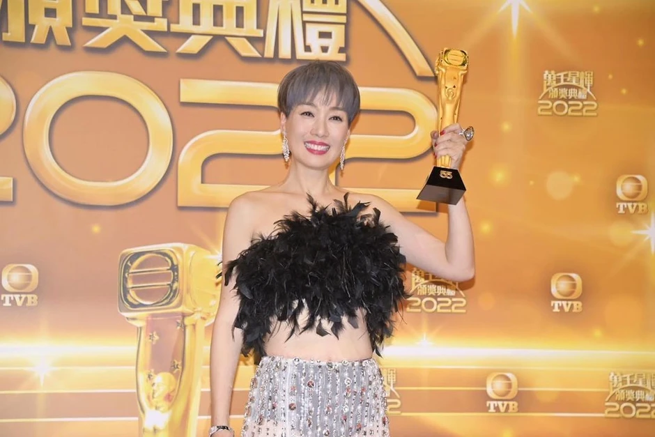 Thị hậu TVB lâm cảnh thất nghiệp, phải chuyển sang livestream bán hàng