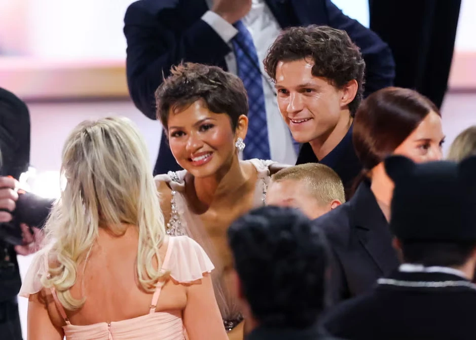 Thì ra không có máy quay, "Người Nhện" Tom Holland đối xử với vợ minh tinh thế này đây