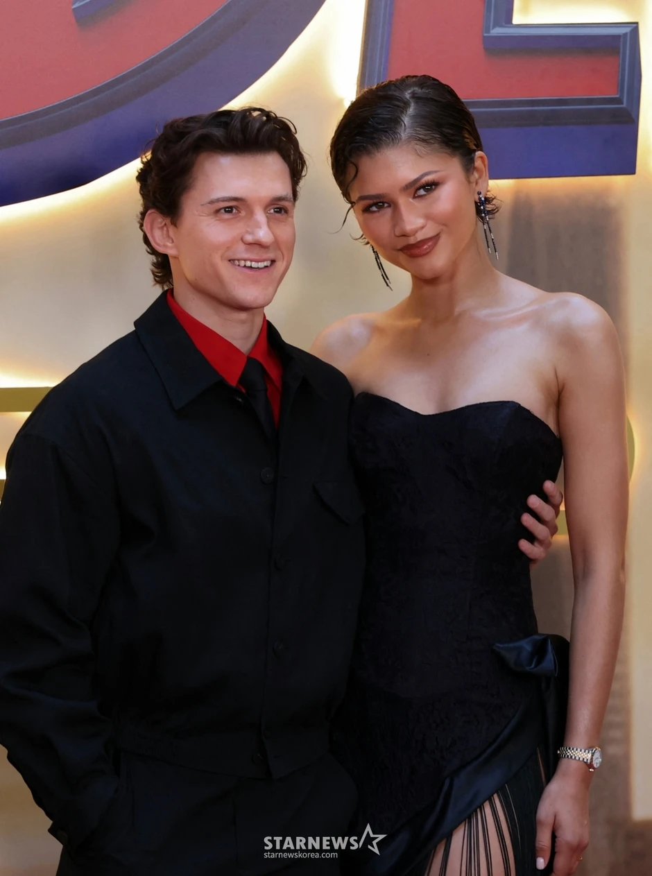 Thì ra không có máy quay, "Người Nhện" Tom Holland đối xử với vợ minh tinh thế này đây