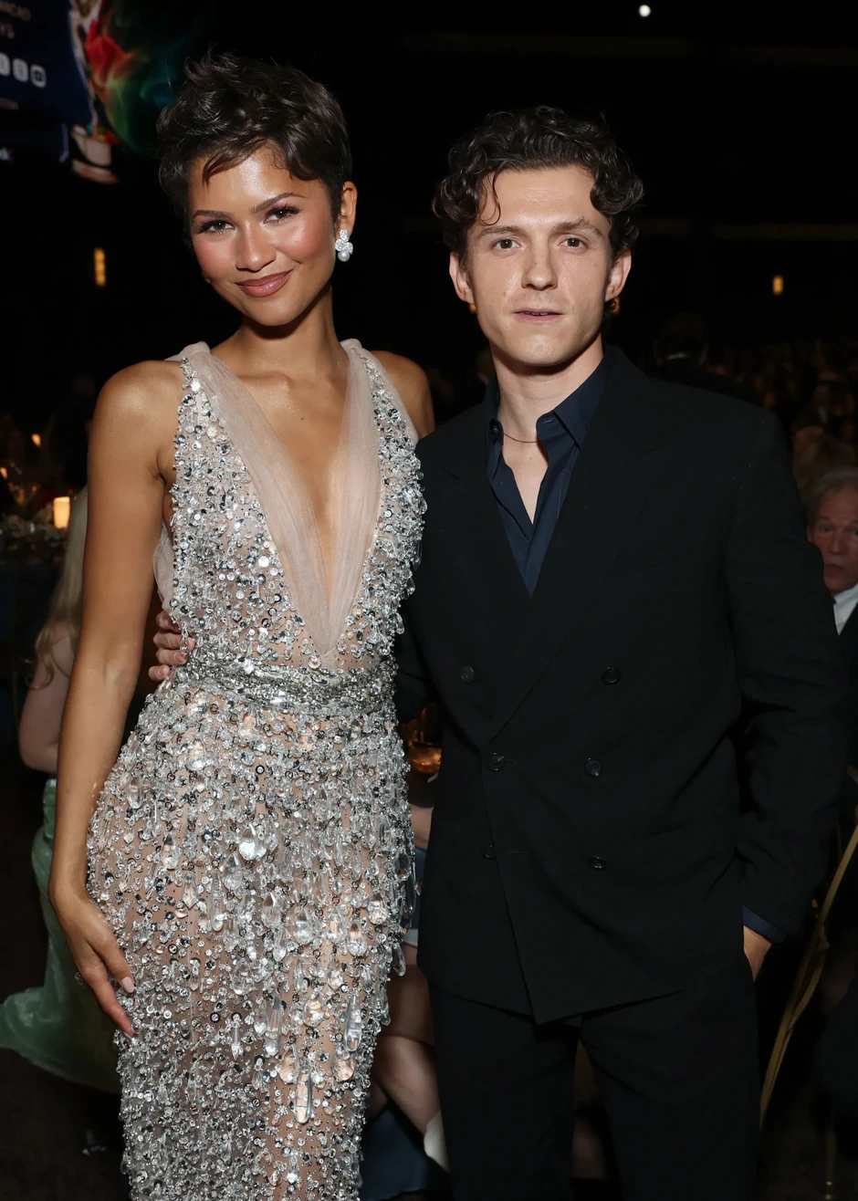 Thì ra không có máy quay, "Người Nhện" Tom Holland đối xử với vợ minh tinh thế này đây