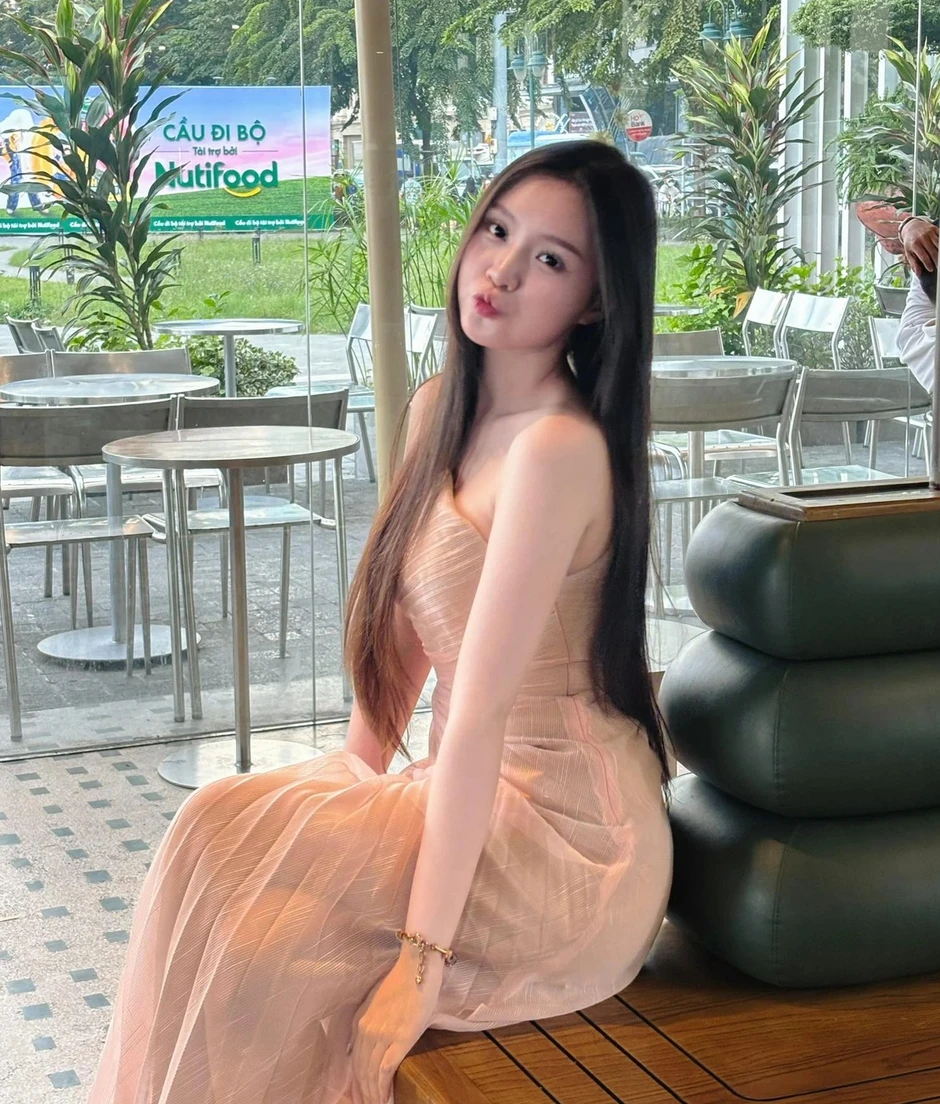 Thí sinh hoa hậu gây sốt với phần hùng biện "Nếu cả đời không rực rỡ" Thí sinh hoa hậu gây sốt với phần hùng biện "Nếu cả đời không rực rỡ"