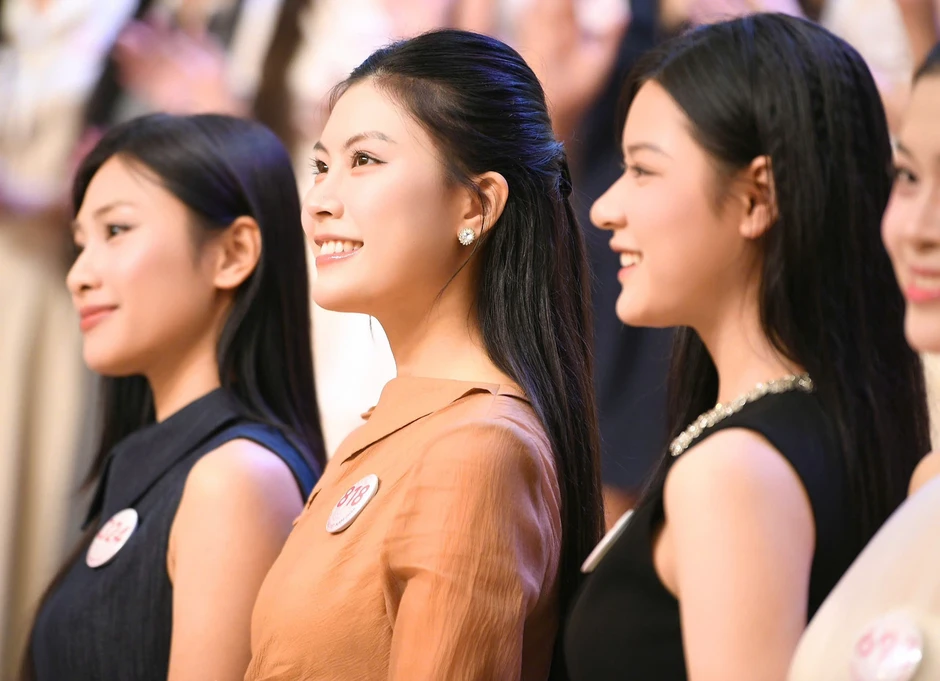 Thí sinh Hoa hậu Việt Nam 2026 khám phá chợ đêm, đốt lửa trại cùng đồng bào vùng cao Lai Châu
