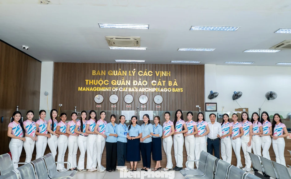 Thí sinh Hoa hậu Việt Nam check-in Hòn Rùa đẹp nhất Cát Bà