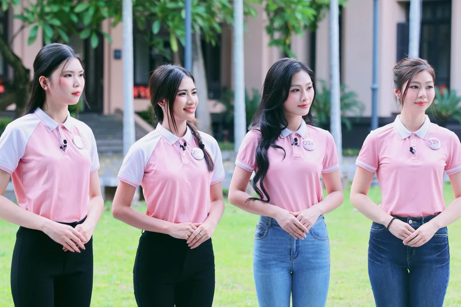 Thí sinh Hoa hậu Việt Nam giải mật thư