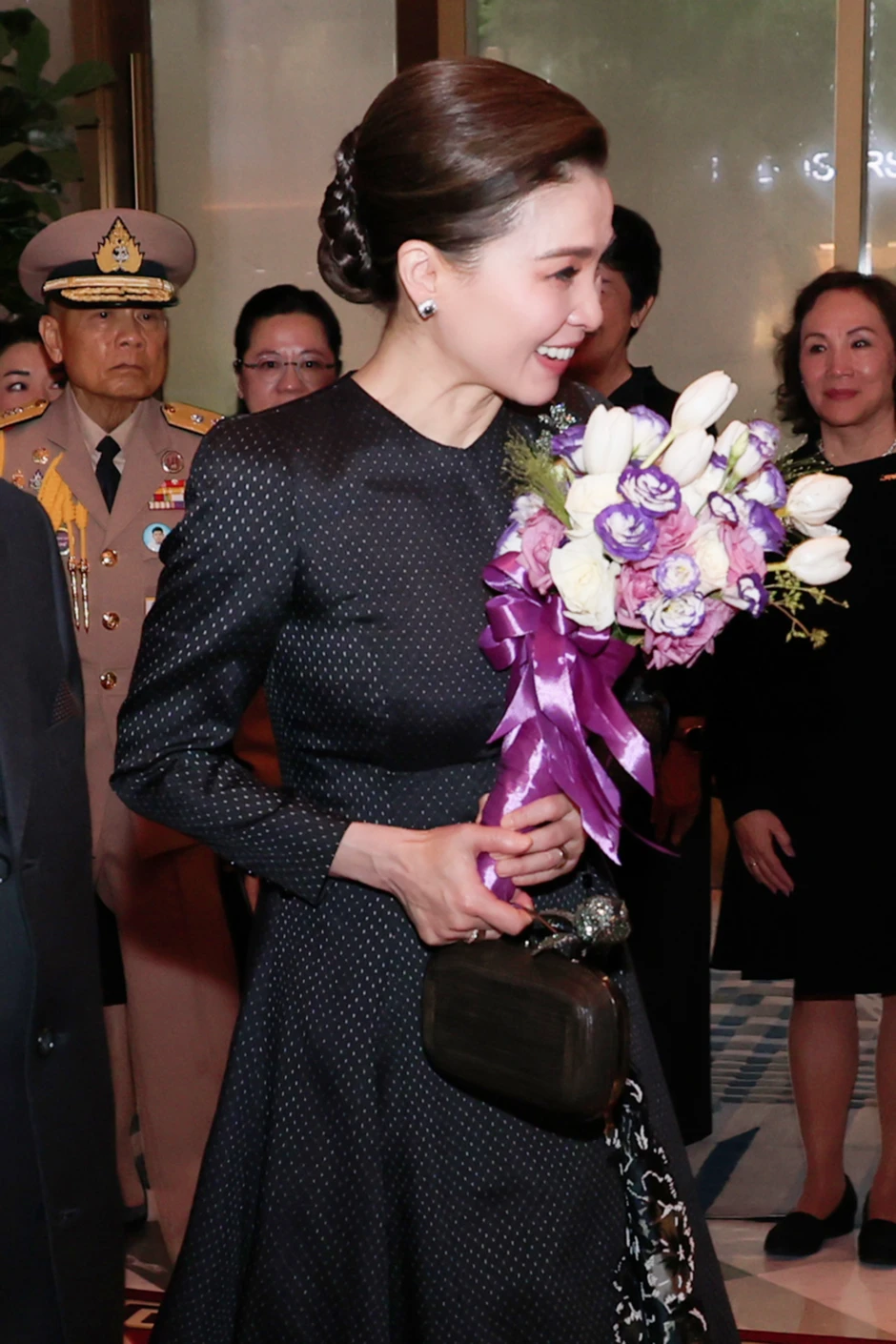 Thời trang tinh tế của Hoàng hậu Thái Lan tại Việt Nam