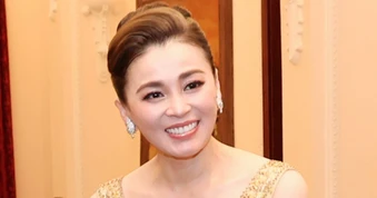 Thời trang tinh tế của Hoàng hậu Thái Lan tại Việt Nam