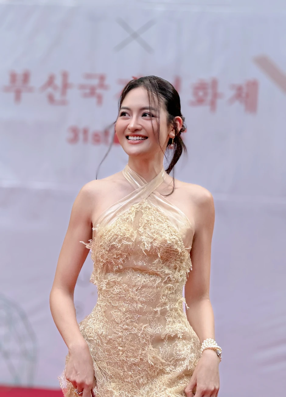 Thù lao gây sốc của mỹ nhân Việt đẹp nhất LHP Busan 2026 Thù lao gây sốc của mỹ nhân Việt đẹp nhất LHP Busan 2026