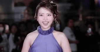 Thu nhập của ca sĩ Việt kiếm ít nhất 11 tỷ/năm, chạy show tất bật mà vẫn học giỏi xuất sắc
