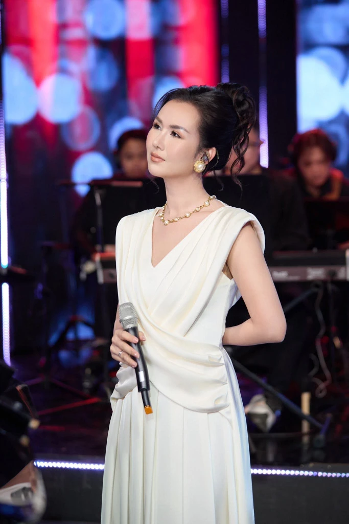 Thu nhập của giảng viên Nhạc viện đắt show bậc nhất Việt Nam Thu nhập của giảng viên Nhạc viện đắt show bậc nhất Việt Nam