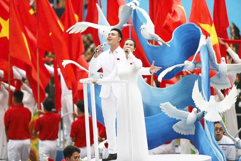 Thu nhập của giảng viên Nhạc viện đắt show bậc nhất Việt Nam Thu nhập của giảng viên Nhạc viện đắt show bậc nhất Việt Nam
