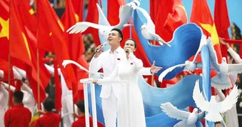Thu nhập của giảng viên Nhạc viện đắt show bậc nhất Việt Nam