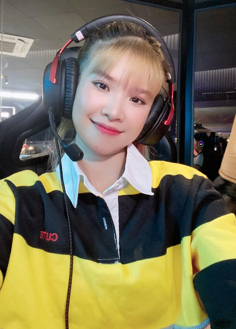 Thu nhập của Khởi My Thu nhập của Khởi My