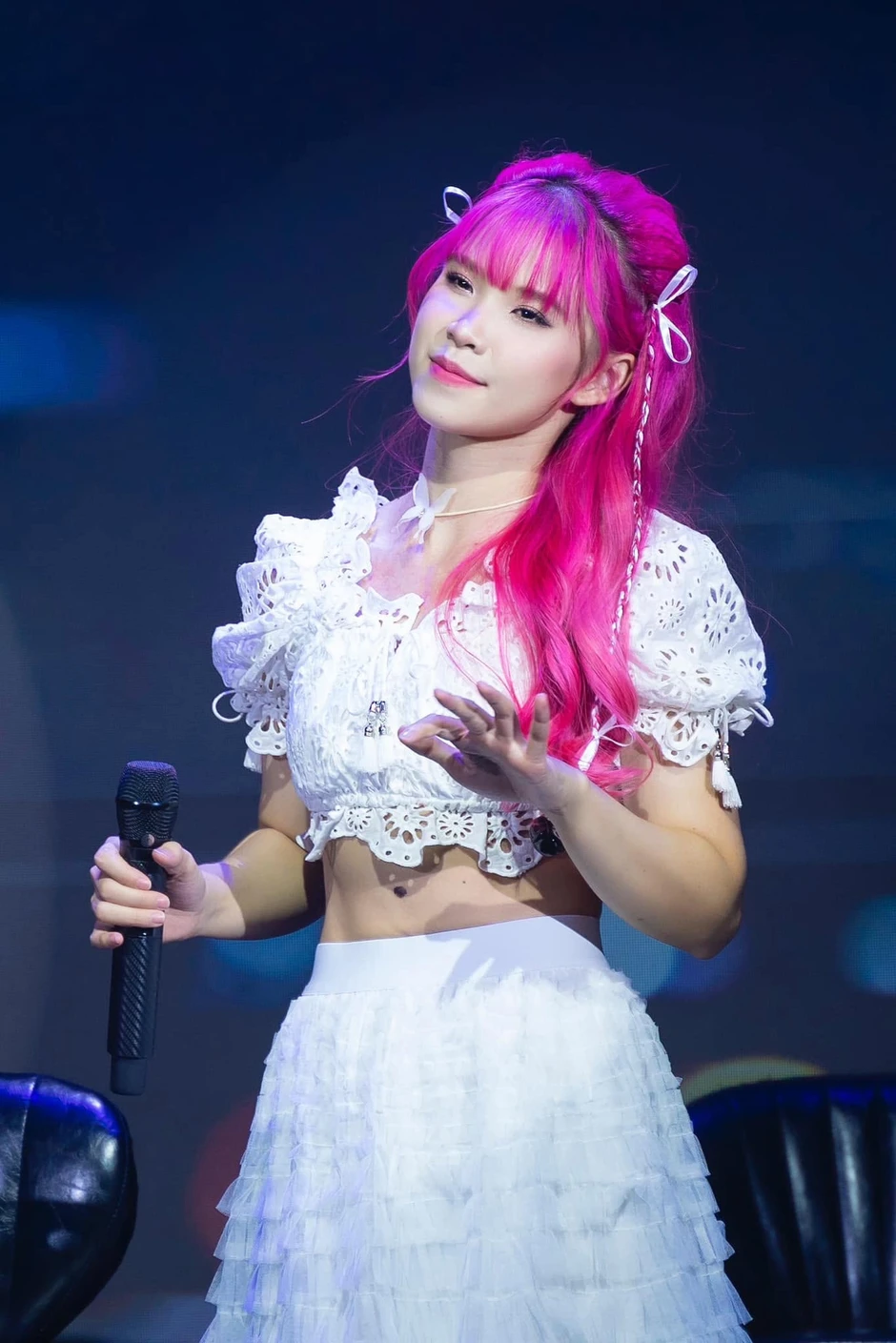 Thu nhập của Khởi My Thu nhập của Khởi My