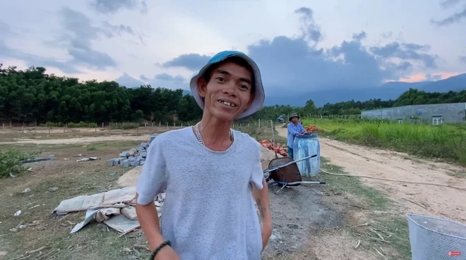 Thu nhập của người chăn bò nổi tiếng nhất Việt Nam, xây nhà gần 1 tỷ đồng Thu nhập của người chăn bò nổi tiếng nhất Việt Nam, xây nhà gần 1 tỷ đồng