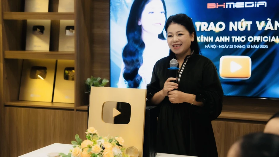 Thu nhập của "nữ hoàng nhạc đỏ" có học vị Tiến sĩ, là mẹ đơn thân 4 con Thu nhập của "nữ hoàng nhạc đỏ" có học vị Tiến sĩ, là mẹ đơn thân 4 con