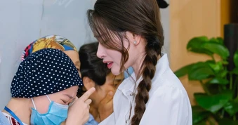 Thu Uyên xúc động nhớ lời mẹ dặn trước thềm dự thi Hoa hậu Trái Đất