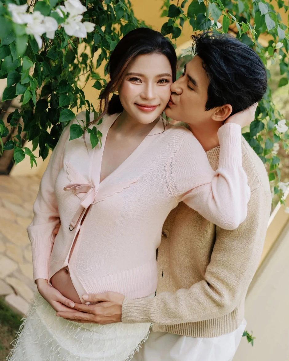 Thuý Diễm sinh con gái Thuý Diễm sinh con gái