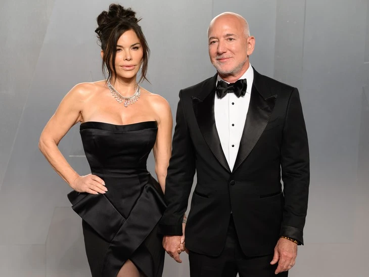 Tỉ phú Jeff Bezos chi 20 triệu USD tổ chức Met Gala bất chấp làn sóng biểu tình Tỉ phú Jeff Bezos chi 20 triệu USD tổ chức Met Gala bất chấp làn sóng biểu tình