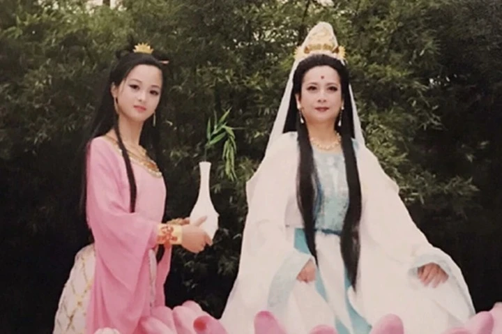 Tiên nữ đứng cạnh Bồ Tát phim "Tây du ký": Sự nghiệp lừng lẫy, U50 vẫn trẻ đẹp Tiên nữ đứng cạnh Bồ Tát phim "Tây du ký": Sự nghiệp lừng lẫy, U50 vẫn trẻ đẹp