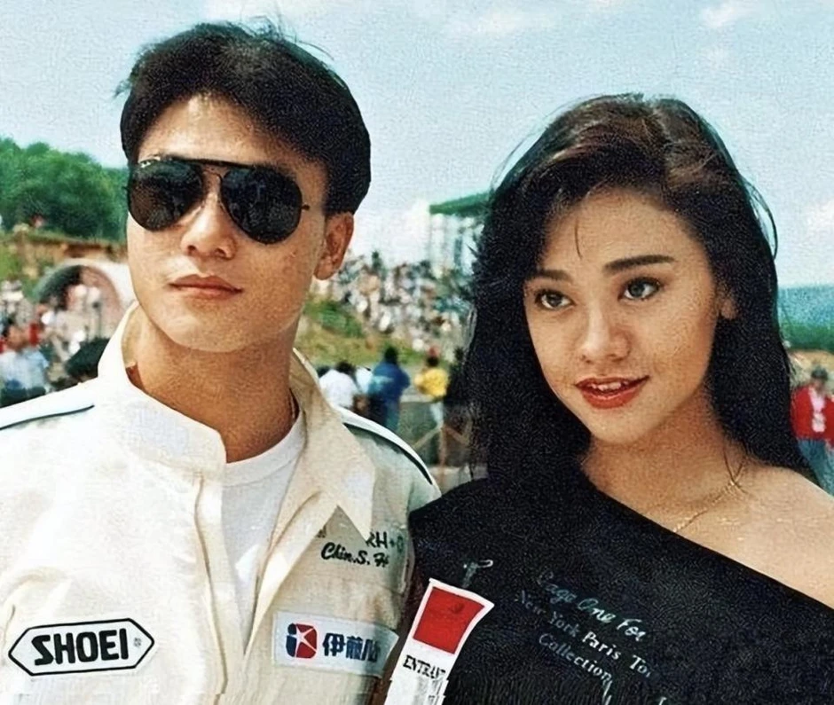 Tiền Tiểu Hào từ ông hoàng phòng vé đến sự tàn tạ Sau bê bối chấn động năm 2000 Tiền Tiểu Hào từ ông hoàng phòng vé đến sự tàn tạ Sau bê bối chấn động năm 2000