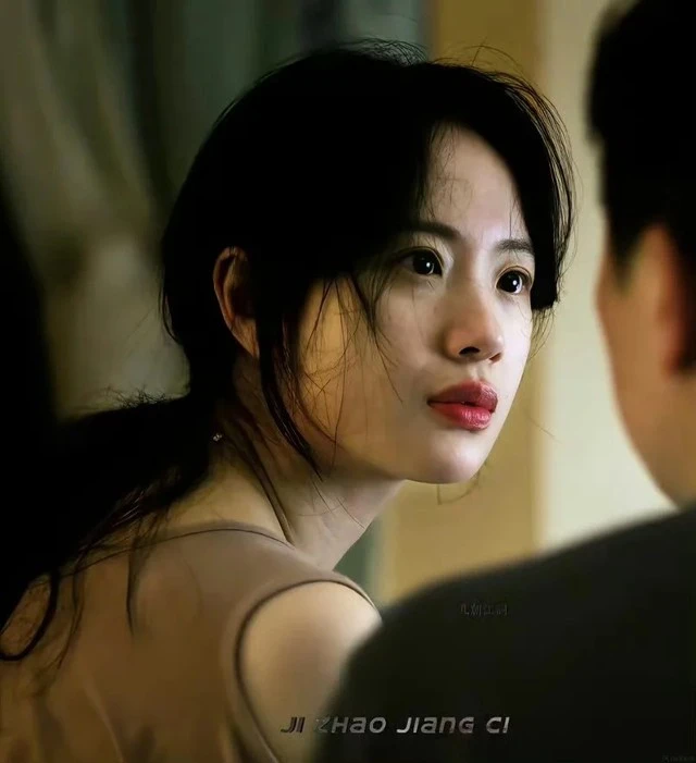 Tin mật showbiz: Mỹ nhân hot nhất năm 2026 vừa bí mật sinh con đầu lòng, cha đứa trẻ là đạo diễn SN 1991? Tin mật showbiz: Mỹ nhân hot nhất năm 2026 vừa bí mật sinh con đầu lòng, cha đứa trẻ là đạo diễn SN 1991?