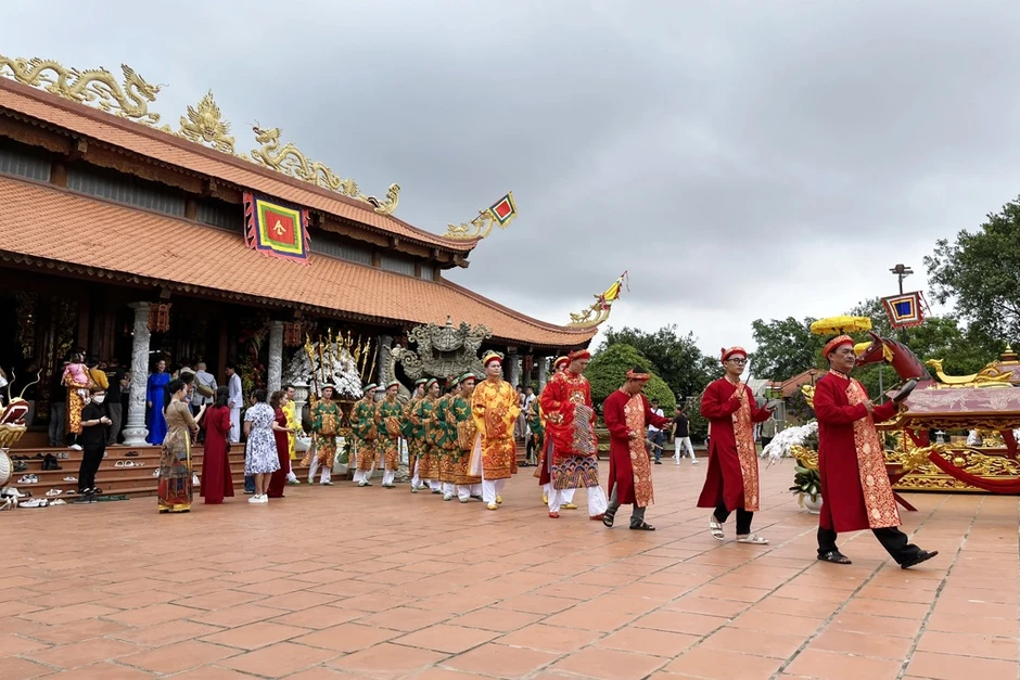 Tình hình đền thờ 100 tỷ của nghệ sĩ Hoài Linh trước ngày giỗ Tổ Sân khấu Tình hình đền thờ 100 tỷ của nghệ sĩ Hoài Linh trước ngày giỗ Tổ Sân khấu