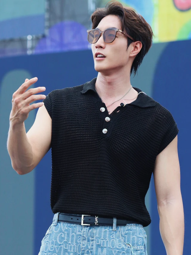 Tình hình hiện tại của nam ca sĩ Việt ngã gãy xương sườn Tình hình hiện tại của nam ca sĩ Việt ngã gãy xương sườn
