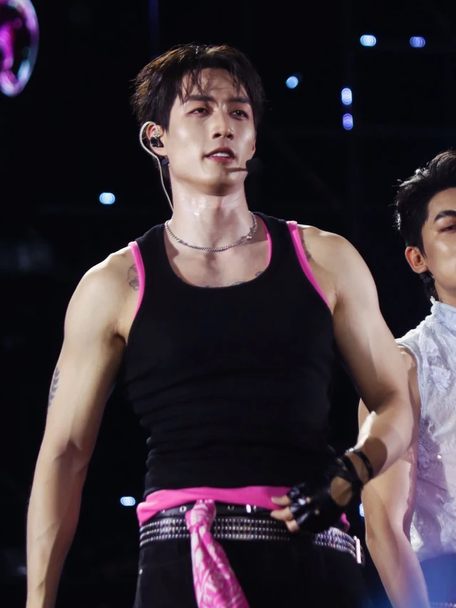 Tình hình hiện tại của nam ca sĩ Việt ngã gãy xương sườn Tình hình hiện tại của nam ca sĩ Việt ngã gãy xương sườn