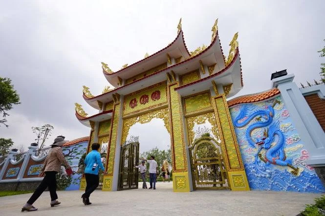 Tình thế hiện tại của nam NSƯT sở hữu nhà thờ Tổ 100 tỷ: U60 sống kín tiếng, không lấy vợ, được mẹ U90 chăm như em bé Tình thế hiện tại của nam NSƯT sở hữu nhà thờ Tổ 100 tỷ: U60 sống kín tiếng, không lấy vợ, được mẹ U90 chăm như em bé