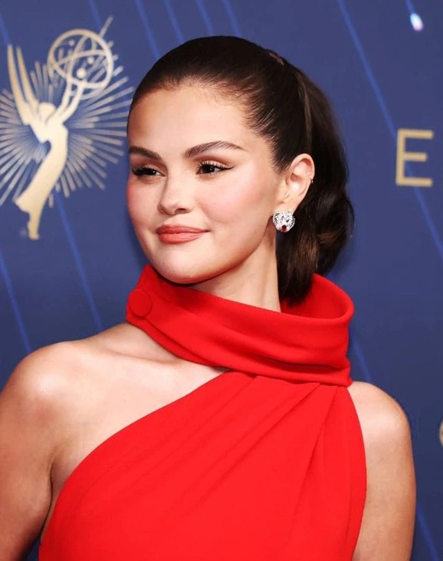 Tổ ấm 35 triệu USD của vợ chồng nữ ca sĩ tỷ phú Selena Gomez Tổ ấm 35 triệu USD của vợ chồng nữ ca sĩ tỷ phú Selena Gomez