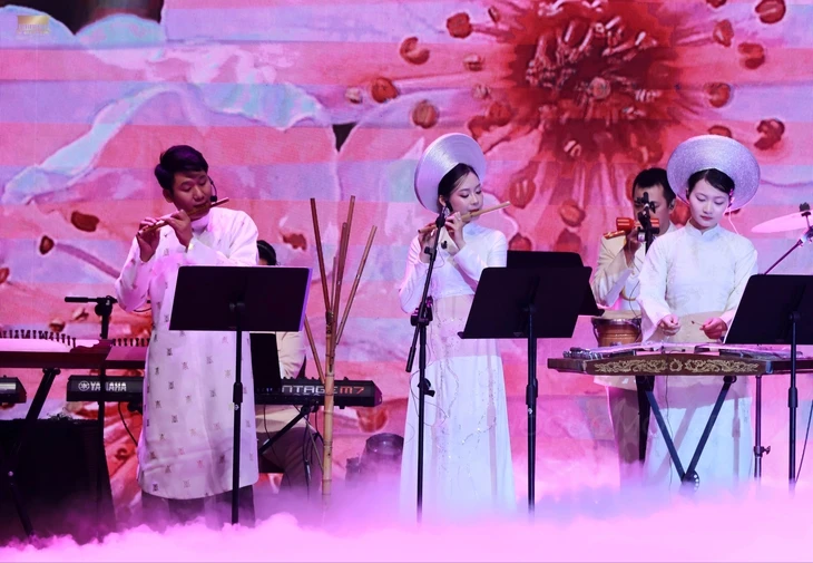 Tổng Bí thư dự chương trình 'Tâm hồn Nga trong lòng Việt Nam' tại công trình biểu tượng hơn 40 năm