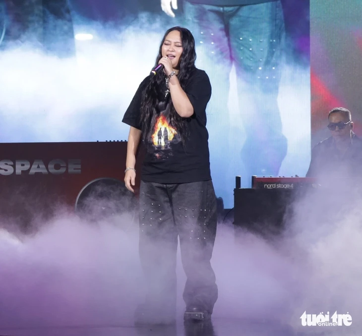 Touliver ngồi xe lăn dự fan meeting, SpaceSpeakers nhìn lại 15 năm đồng hành