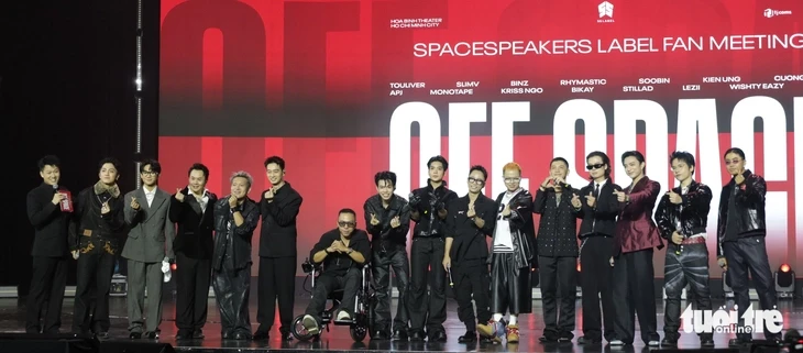 Touliver ngồi xe lăn dự fan meeting, SpaceSpeakers nhìn lại 15 năm đồng hành