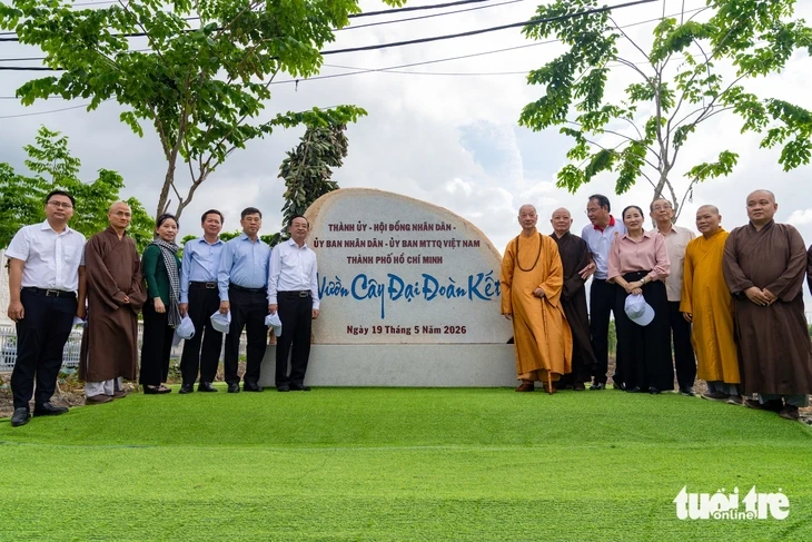 TP.HCM trồng hơn 500 cây xanh tại công viên văn hóa Láng Le TP.HCM trồng hơn 500 cây xanh tại công viên văn hóa Láng Le